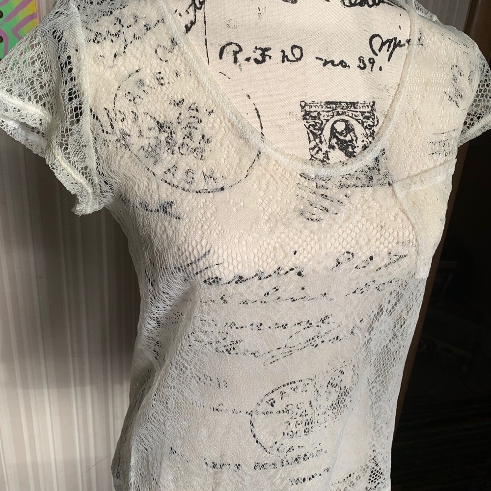 🎄 Mudd netted ivory lace short sleeve top pocket p1